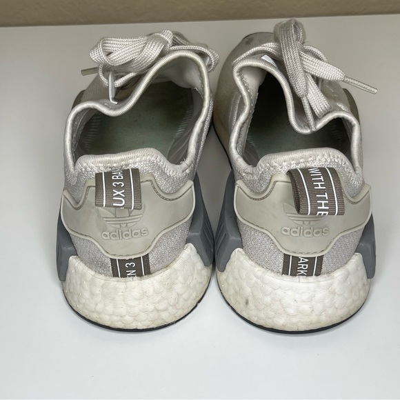 Women’s Adidas NMD size 6.5 (Raw WhiteRaw/WhiteCore Black EE5182 ) - Picture 2 of 9